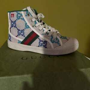 Gently used Gucci Sneakers authentic size 2 US